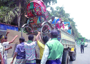 Bangladesh’s garment markers urge parties to withdraw blockade