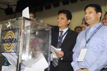 BGMEA polls end; results likely by midnight