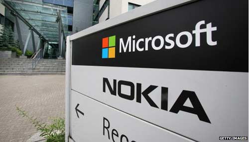 Microsoft profit falls on Nokia loss