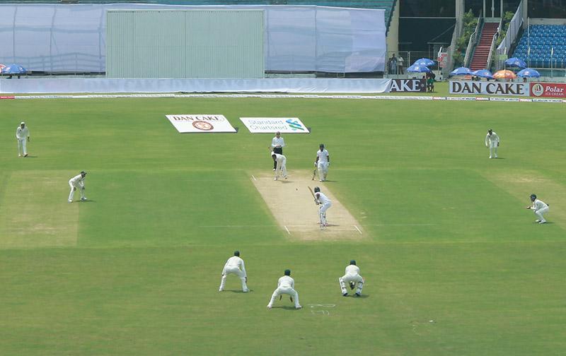 Pakistan trail by 105 runs in day 2