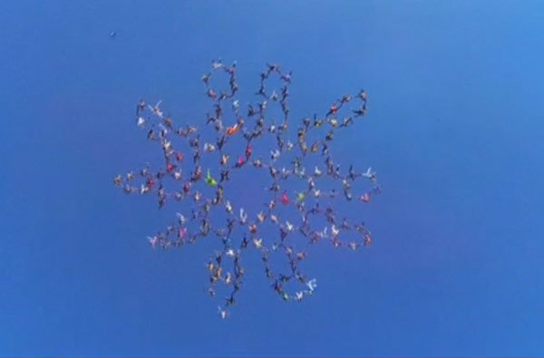 Skydivers set new vertical formation record
