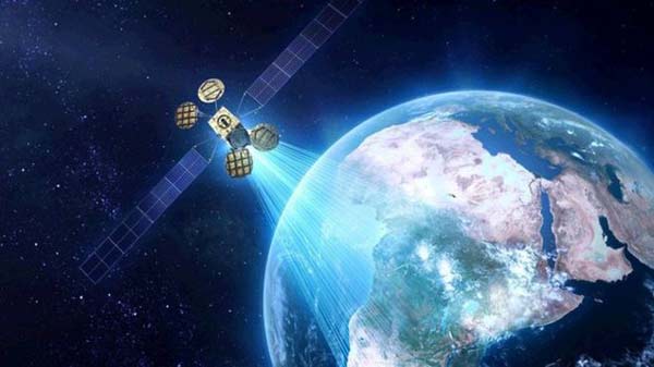 Facebook plans satellite ‘in 2016′