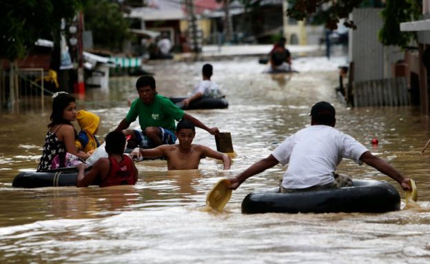Floodwaters rise as Typhoon Koppu drenches Philippines