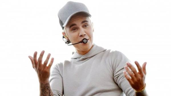 Bieber back on top for rare third time
