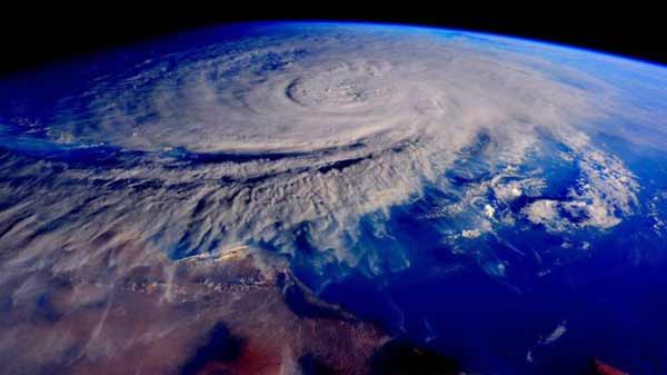 Rare cyclone set to lash Yemen