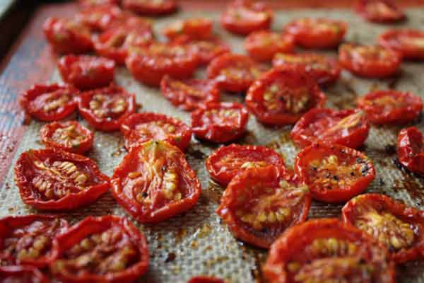 Oven dried tomatoes, a quick recipe
