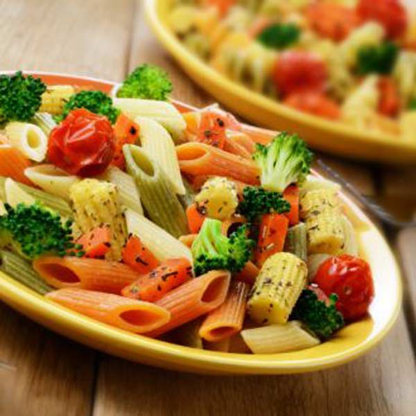 Healthy broccoli, babycorn and colourful pasta salad