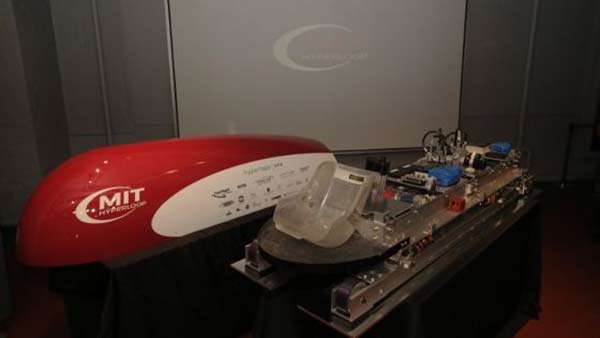 Magnetic Hyperloop pod unveiled at MIT