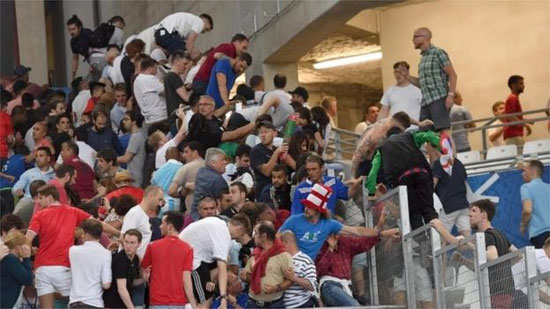 Euro 2016: Marseille clashes leave Britons in hospital