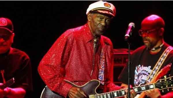 Rock and roll legend Chuck Berry dies