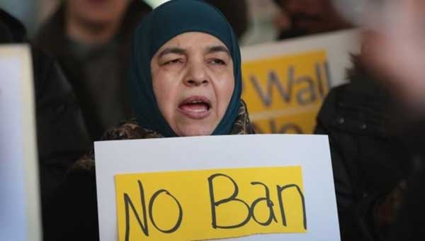 US judge extends hold on Trump travel ban