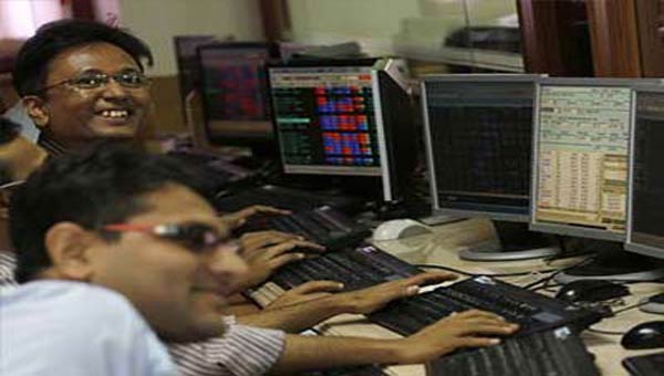 Sensex rallies 496 points, Nifty ends at 9,087
