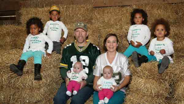 Couple has 3 sets of twins all born on the same day: ‘what are the odds?