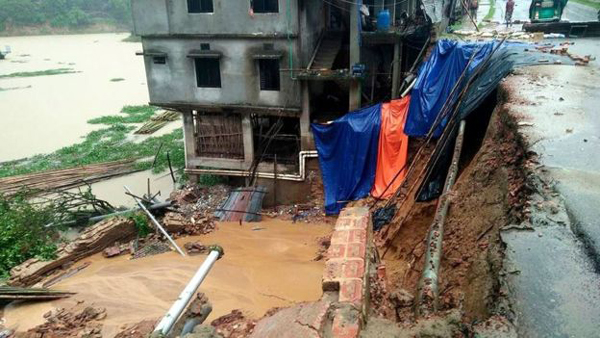 Landslides kill 130 in southeastern Bangladesh
