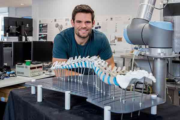 3D vertebrate allows surgeons to practice spinal operations