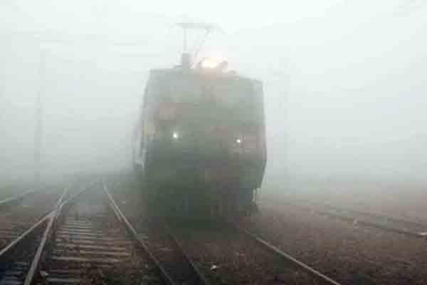 Mercury drops to 7.6 degrees Celsius in Delhi